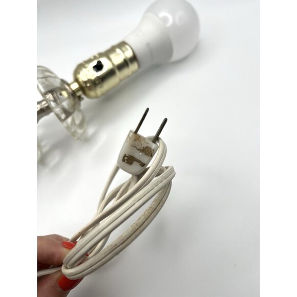 Vintage Clear Pressed Glass Table Boudoir Lamp Mid Century Vanity WORKS Regency - Picture 6 of 11